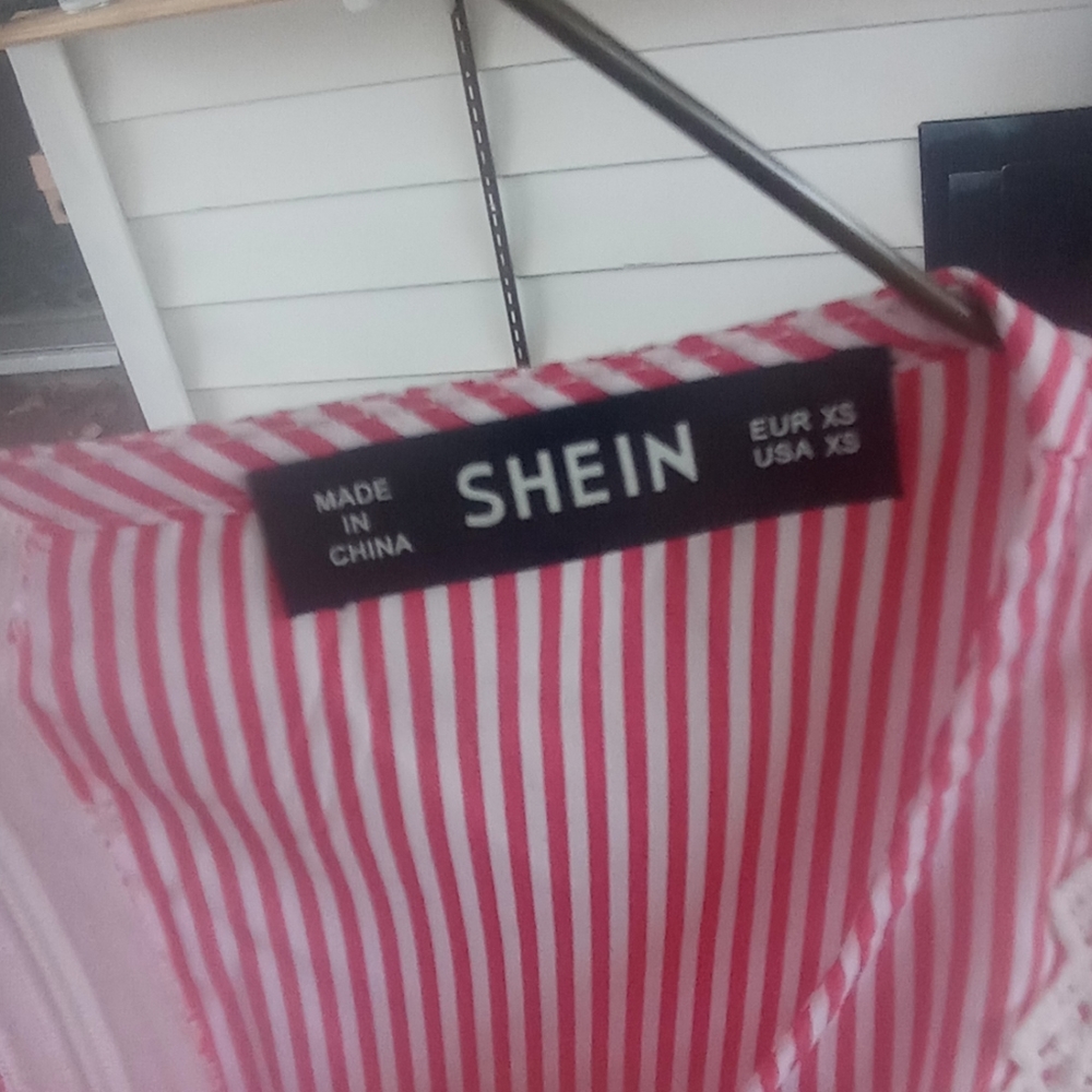 SheIn top - Picture 3 of 3